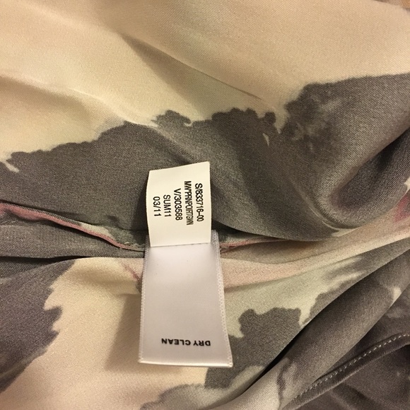 NWT BANANA REPUBLIC MONOGRAM SILK PRINT GOWN - Picture 4 of 6